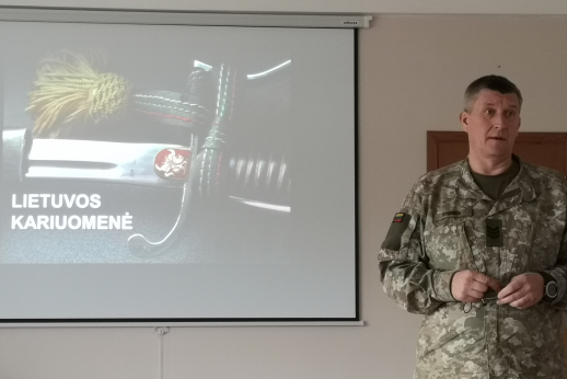 Pažintis su kariuomene. Įsidarbinimo galimybės