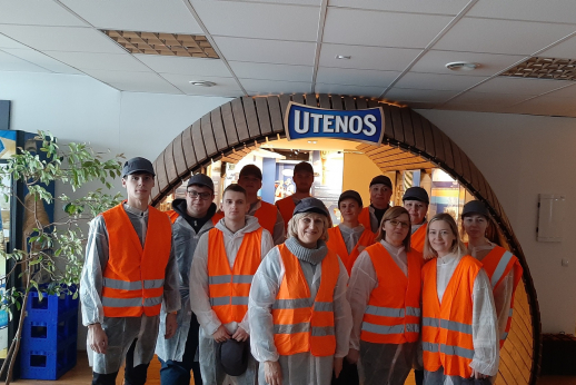 Utenos kolegijos studentai susipažįsta su darbu įmonėse Utenos kolegijos studentai susipažįsta su darbu įmonėse
