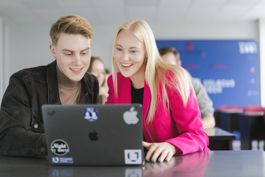 Vis daugiau abiturientų renkasi išankstinį priėmimą: nauda – neginčijama