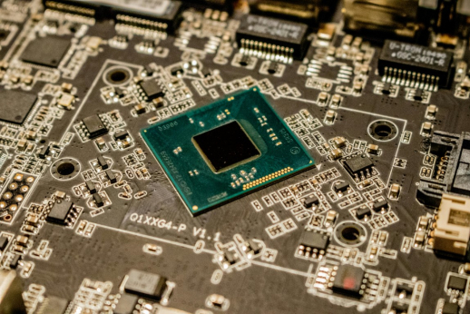 KTU Elektros ir elektronikos fakultetas pradeda bendradarbiavimą su ARM KTU Elektros ir elektronikos fakultetas pradeda bendradarbiavimą su ARM