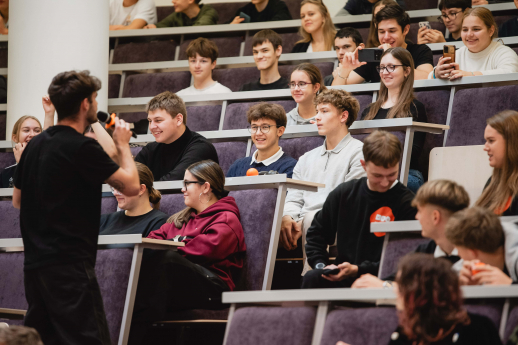 Atvirų durų diena MRU: moksleiviai pažino universiteto gyvenimą iš arčiau