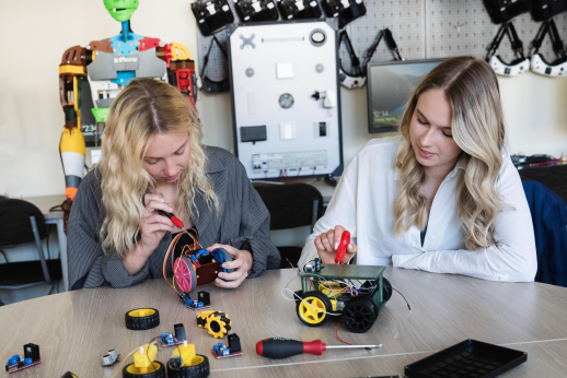 Agroverslo technologijų studijų programa – tai tavo šansas būti priekyje! Agroverslo technologijų studijų programa – tai tavo šansas būti priekyje!