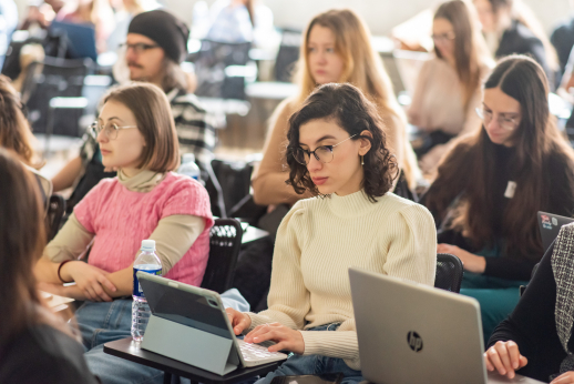Šiuolaikinė filologija VDU: studijos, atliepiančios visuomenės poreikius Šiuolaikinė filologija VDU: studijos, atliepiančios visuomenės poreikius