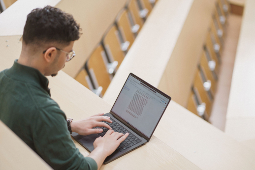 MBA studijos vadovus grąžina į universitetą: sudėlioja žinias į „lentynas“ MBA studijos vadovus grąžina į universitetą: sudėlioja žinias į „lentynas“