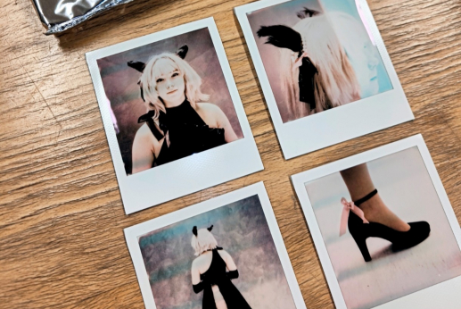 Universiteto popkultūros apraiškos „Polaroid“ atspauduose Universiteto popkultūros apraiškos „Polaroid“ atspauduose