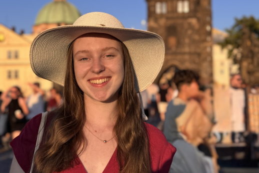 VDU stipendininkė Gustė: universitete daugiau atsakomybės ir laisvės VDU stipendininkė Gustė: universitete daugiau atsakomybės ir laisvės