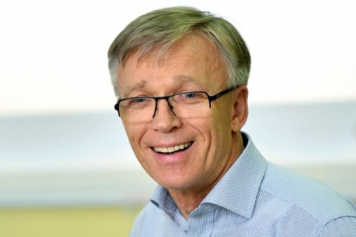 A. Avulis patarė, kaip „papirkti“ darbdavį