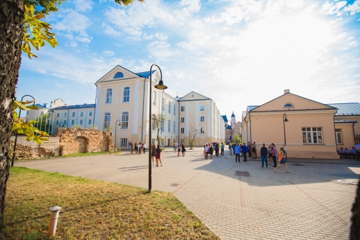 Į universitetą – mokiniai, tėvai ir mokytojai!