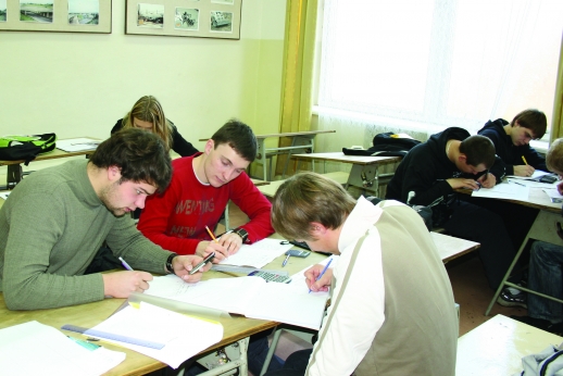 Ginkluokis žiniomis, šalmu ir brėžiniais! Ginkluokis žiniomis, šalmu ir brėžiniais!