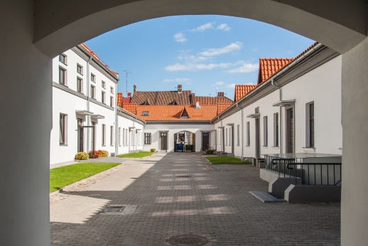 Menų mediacija – iššūkis šiuolaikinei menotyrai