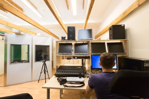 Informatikos inžinerijos studijos – VU Kaune Informatikos inžinerijos studijos – VU Kaune
