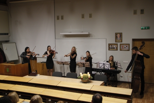 VU KHF galima studijuoti ir muzikuoti