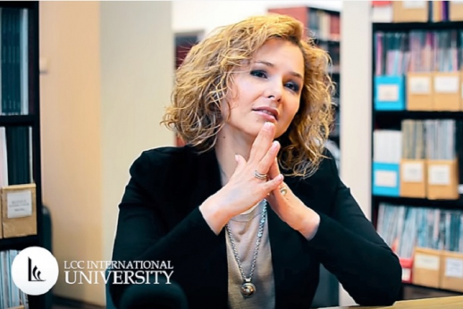LCC alumna Ieva: tik čia tokia stipri bendruomenė LCC alumna Ieva: tik čia tokia stipri bendruomenė