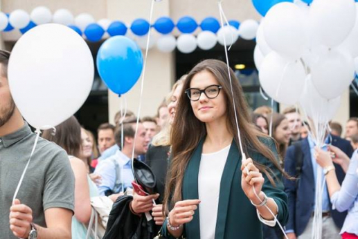 ISM renkasi gabiausi abiturientai