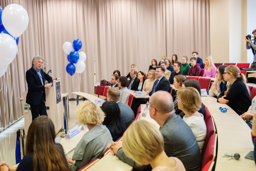  „Cognizant“ investuoja į ISM studentus