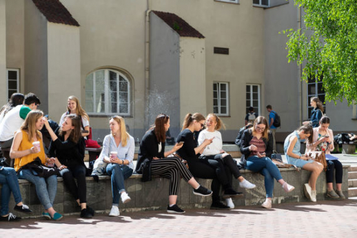 Studentai Vilniuje be darbo nelieka Studentai Vilniuje be darbo nelieka